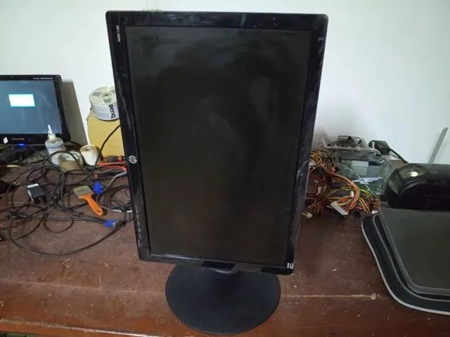 Monitor HP Tela LCD de 19 Polegadas Giratória 90° - Foto 5