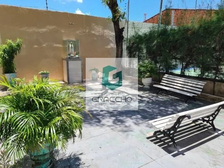 Apartamento, no Carlito Pamplona, com 2 dormitórios à venda, 87 m². - Foto 2