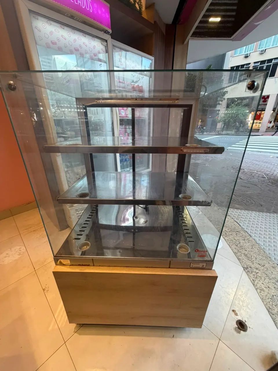 Estufa quente marca Omega  - Foto 4