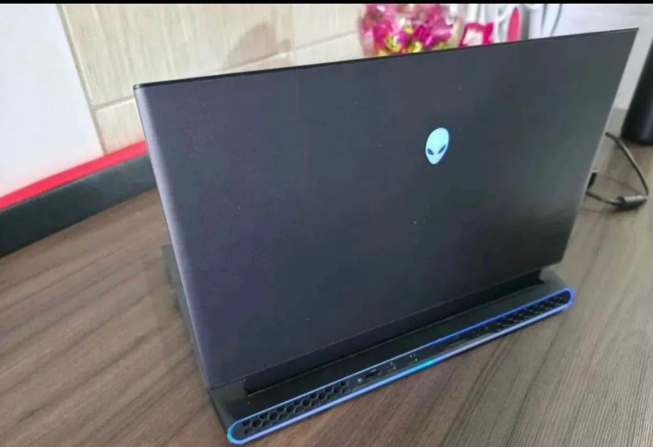 VENDO NOTEBOOK GAMER ALIENWARE  - Foto 4