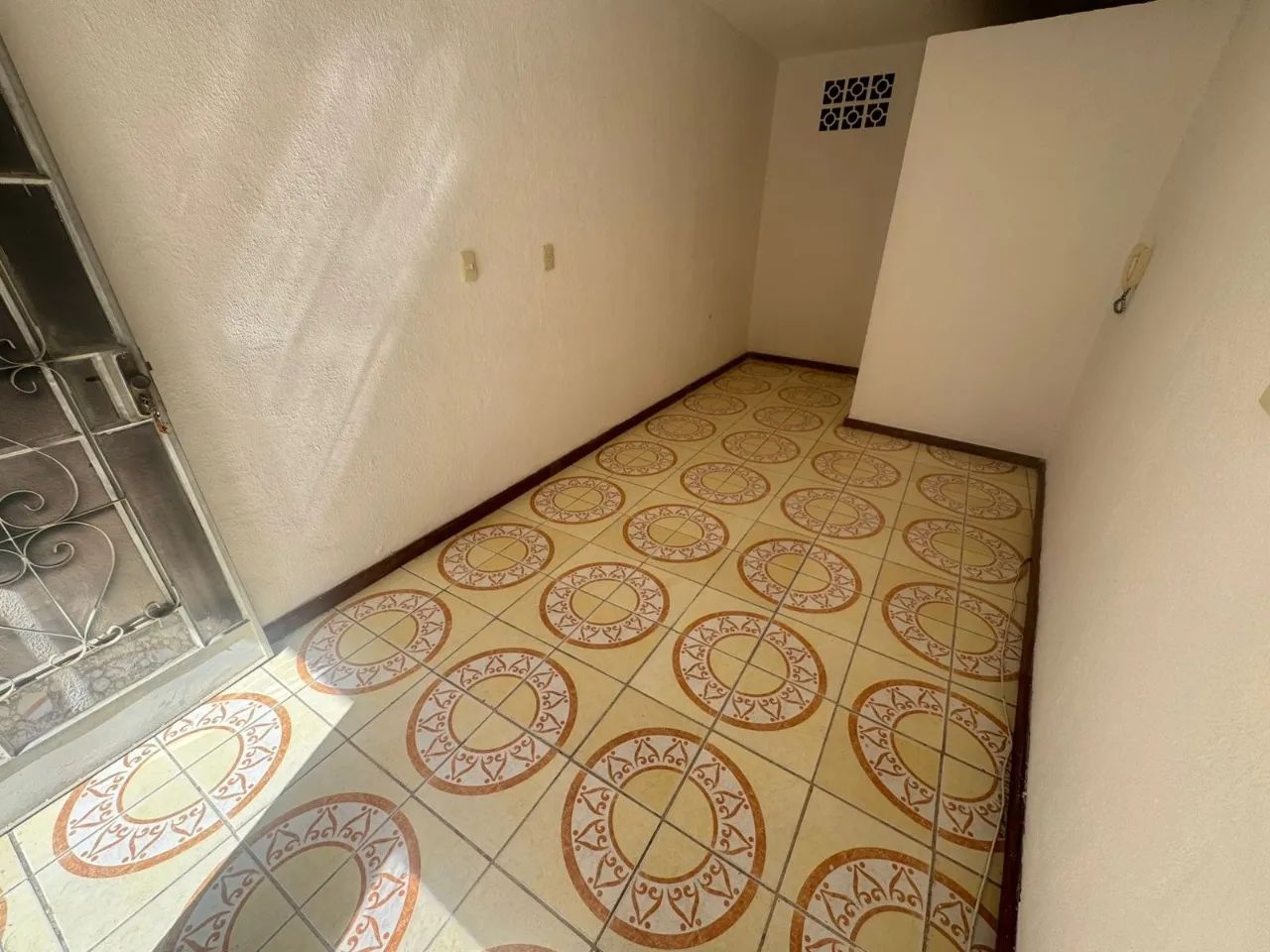 sala comercial Bairro Ipiranga com banheiro, acabamento em cerâmica - Foto 3