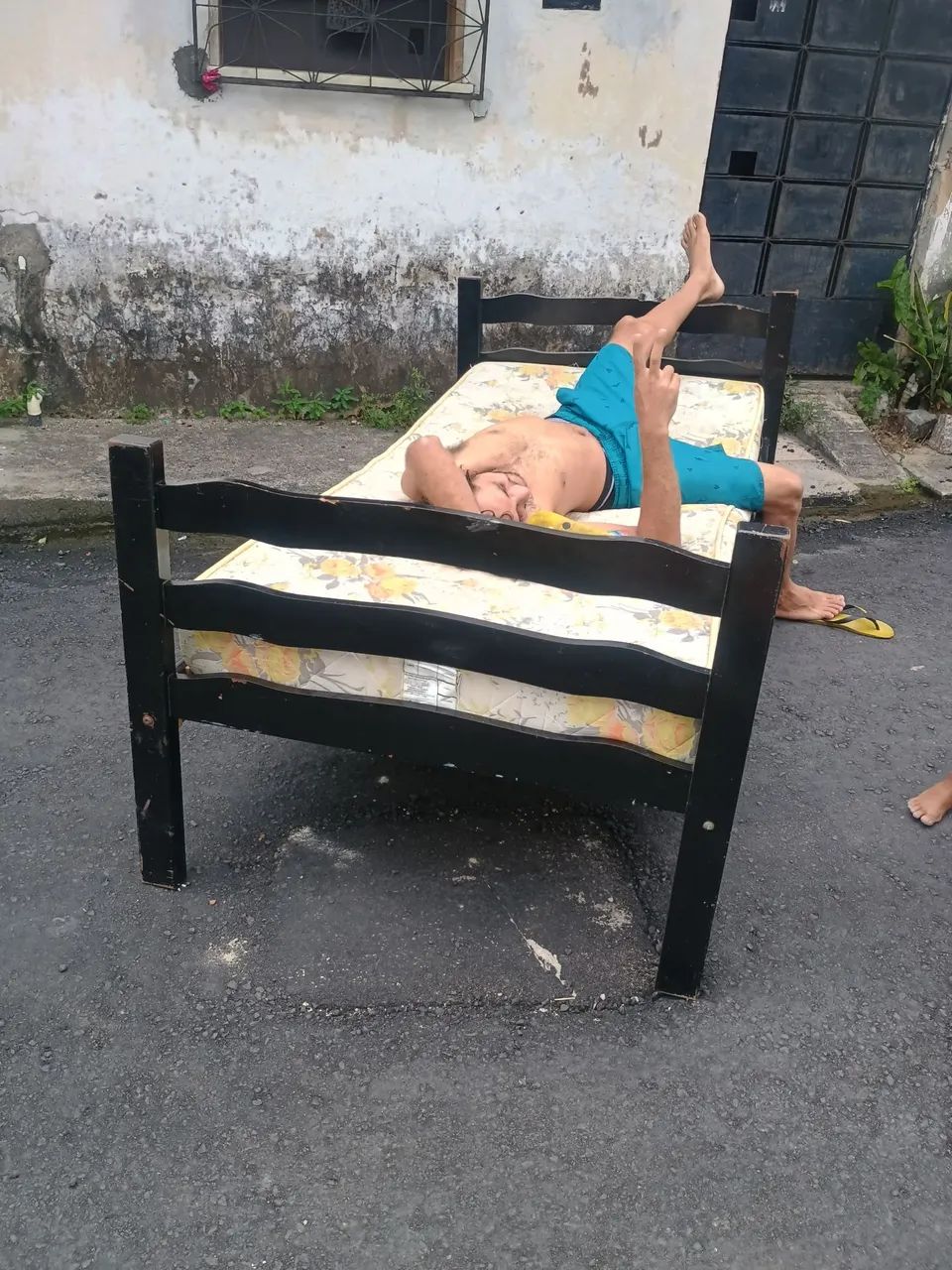 Cama de solteiro mais colchão  - Foto 3