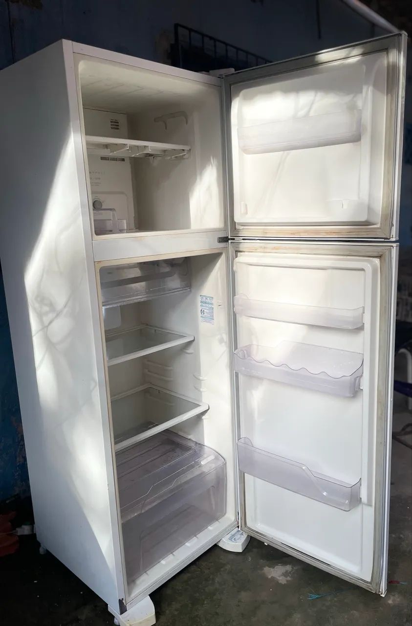 Geladeira Frost free gelando 