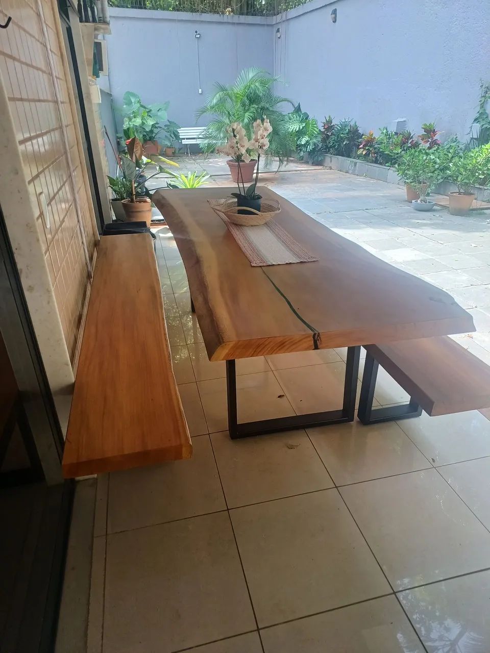 Mesa industrial com jogo de bancos  - Foto 2