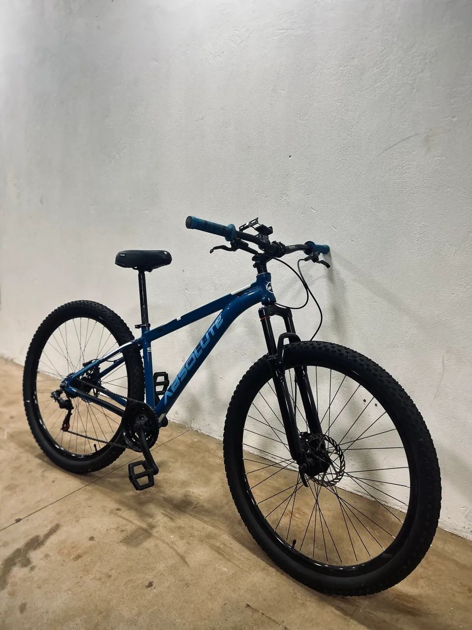 Bicicleta Absolute Nero 4 com freios MT200 e banco DDK original - Foto 4
