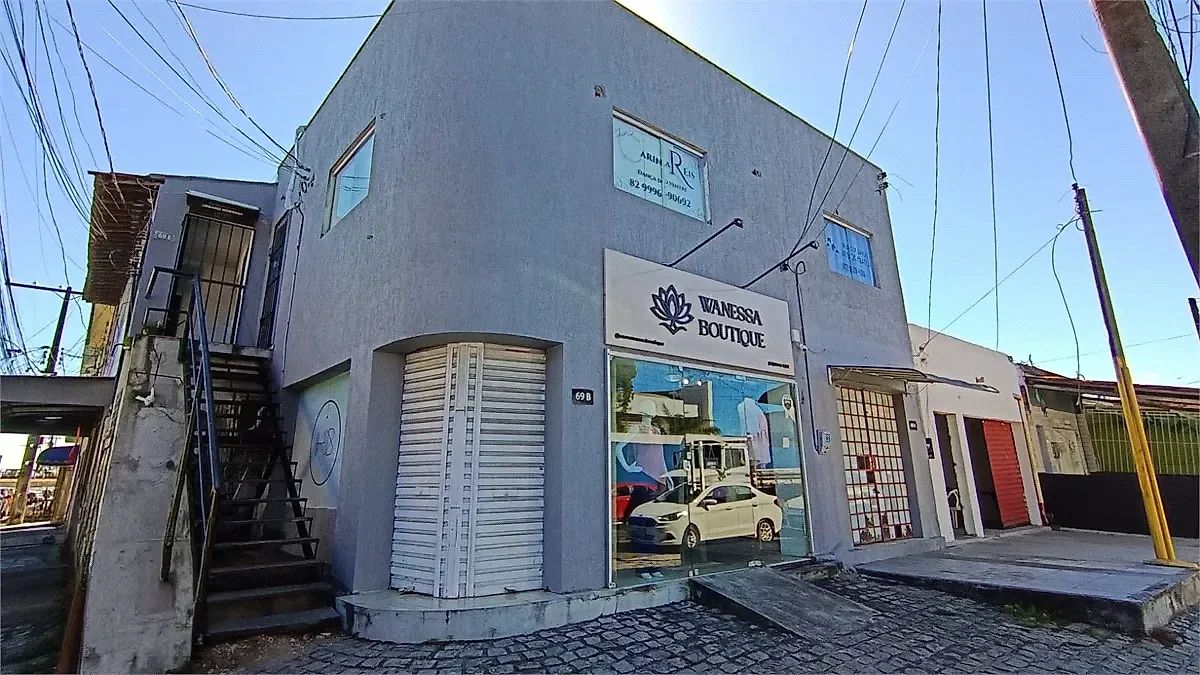 Prédio Comercial - 124m², Poço