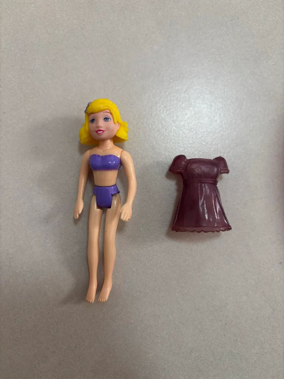 Boneca Polly Mattel com vestido anos 2000