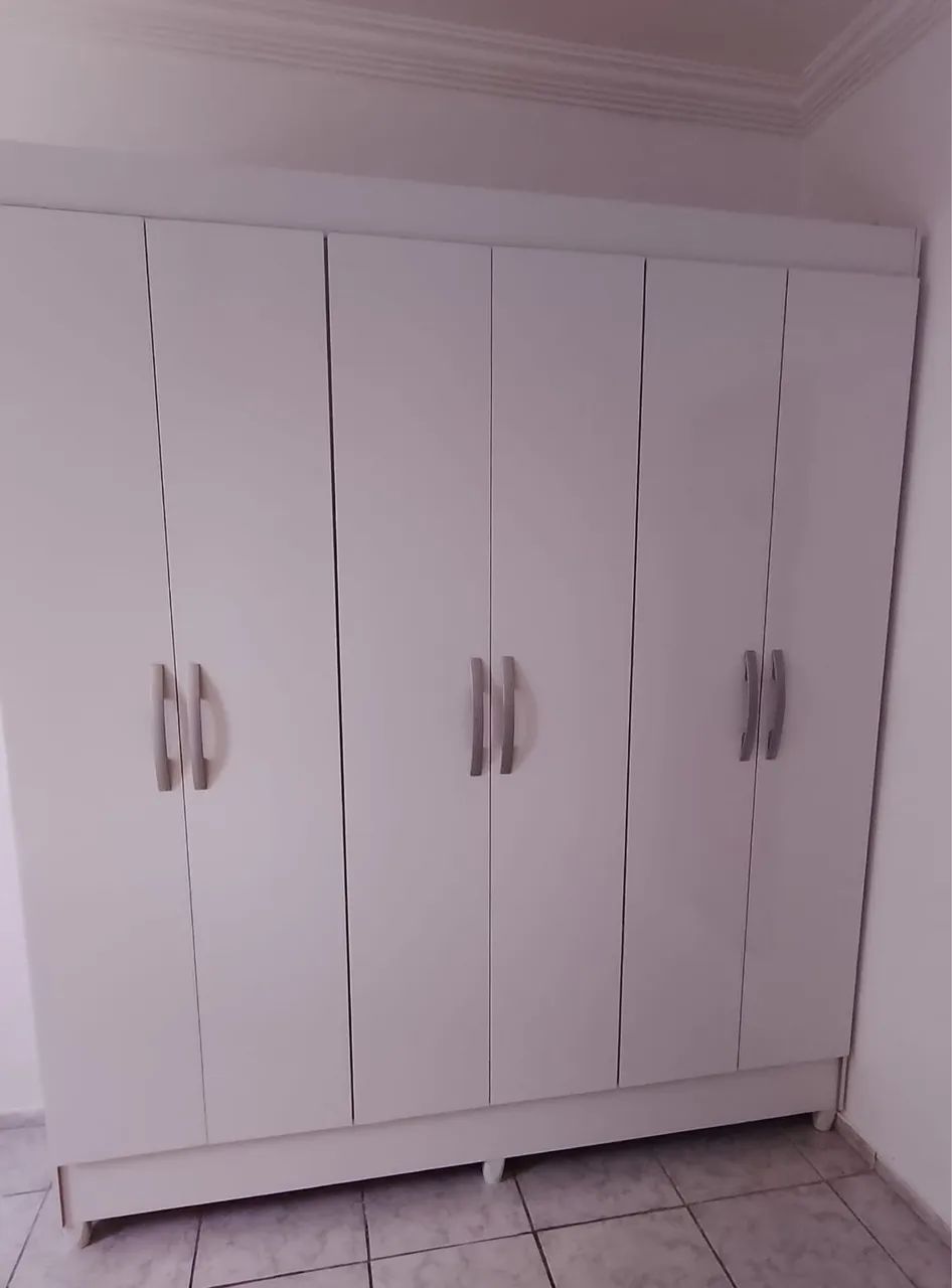 Guarda roupa 6 portas