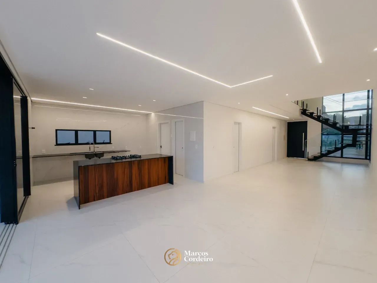 Imóvel para venda possui 267 metros quadrados com 4 quartos em Cidade Alpha - Eusébio - CE - Foto 4