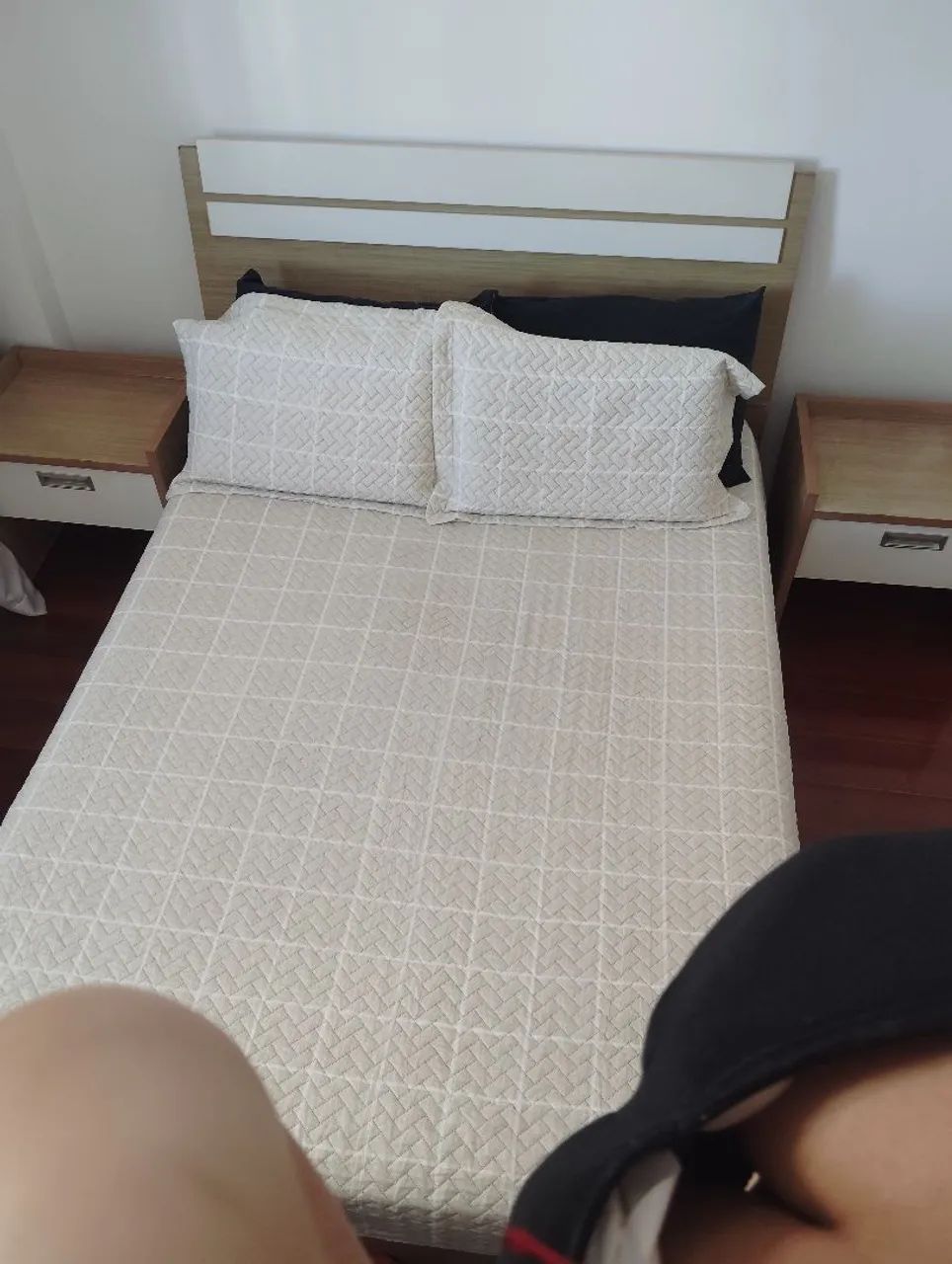 Cama casal c/ colchão e 2 criados mudos  - Foto 3