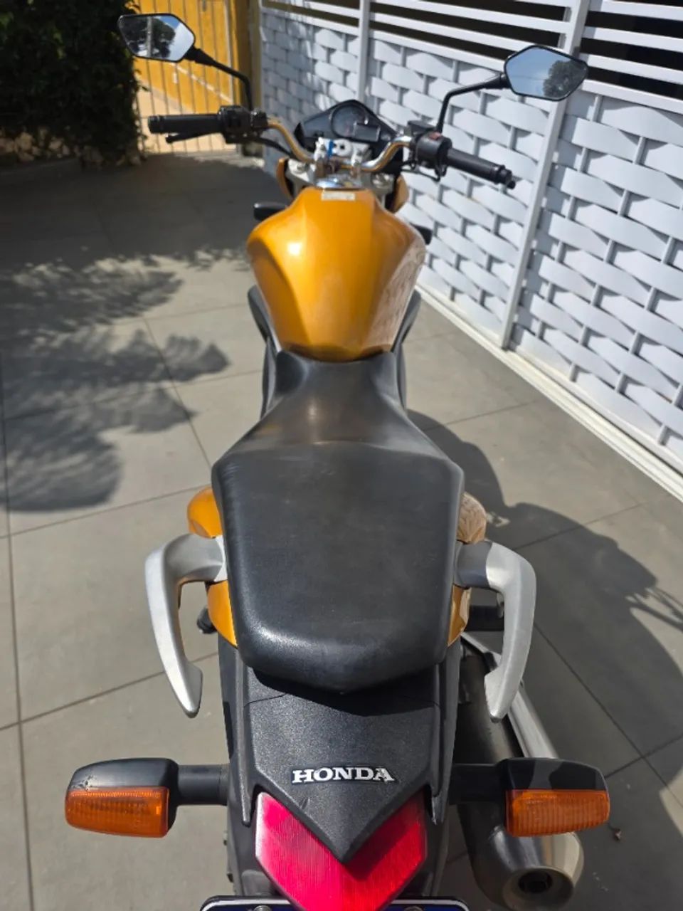 CB300 2011 - Foto 2