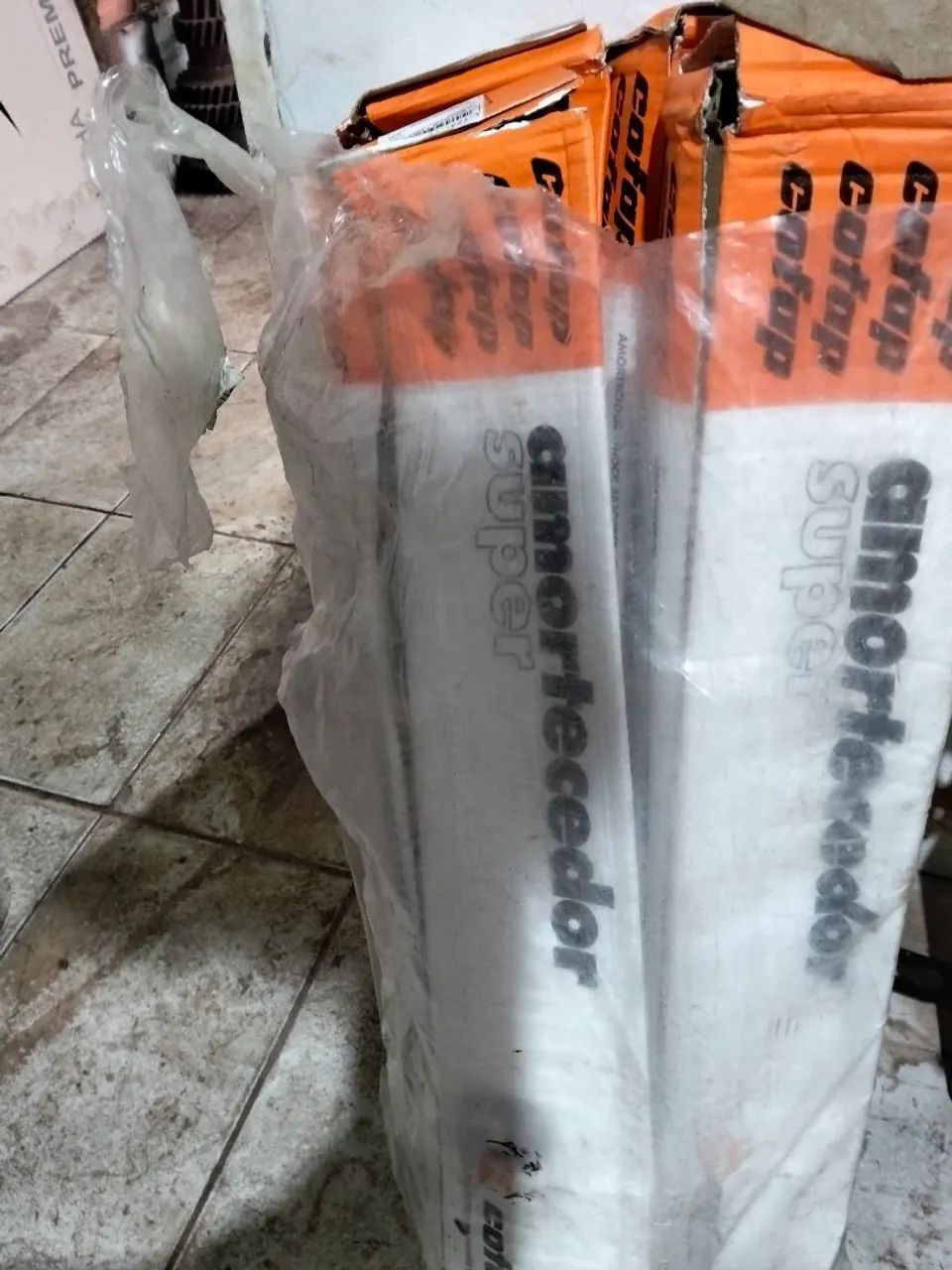 Par de Amortecedor dianteiro caminhão delivery 