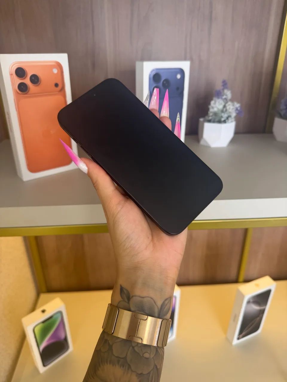 iPhone 15 Pro Max 512GB Titânio Preto  - Foto 4