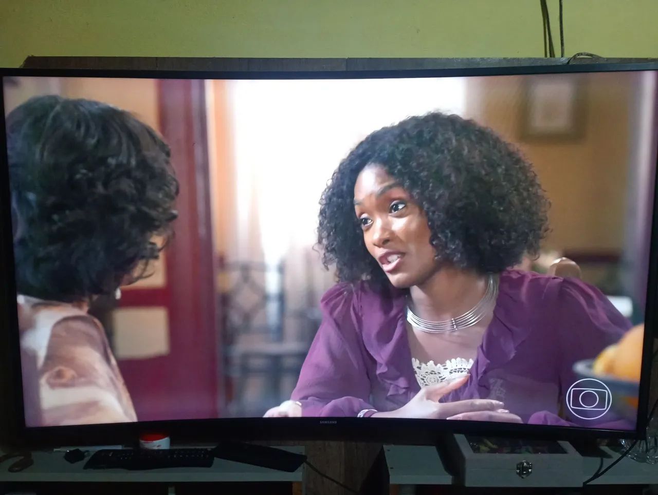 Vendo tv Samsung 50 polegadas tela curva  - Foto 2