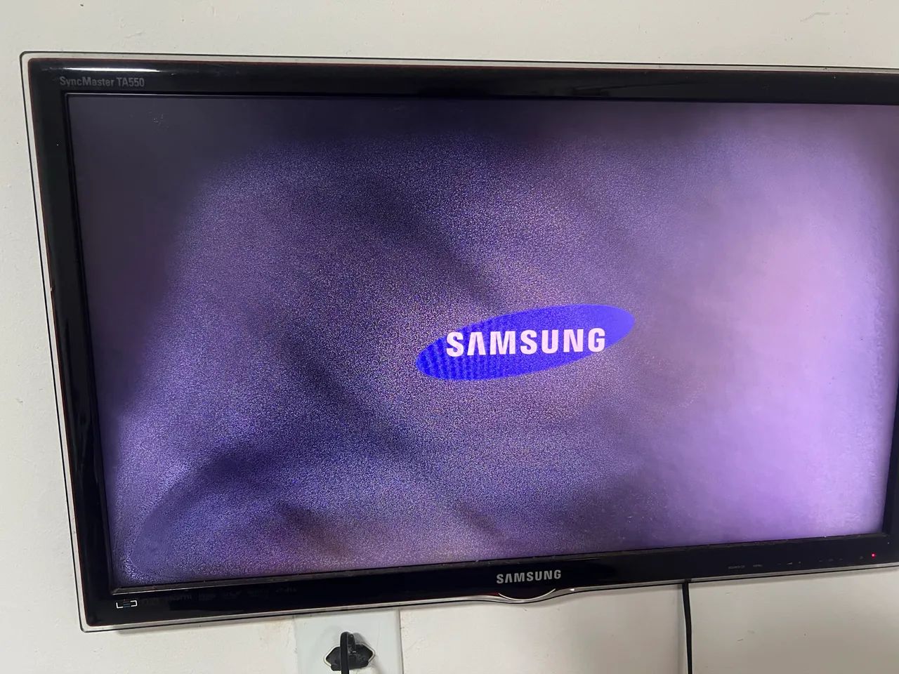 TV SAMSUNG 27 Polegadas Led ( manchas na tela )