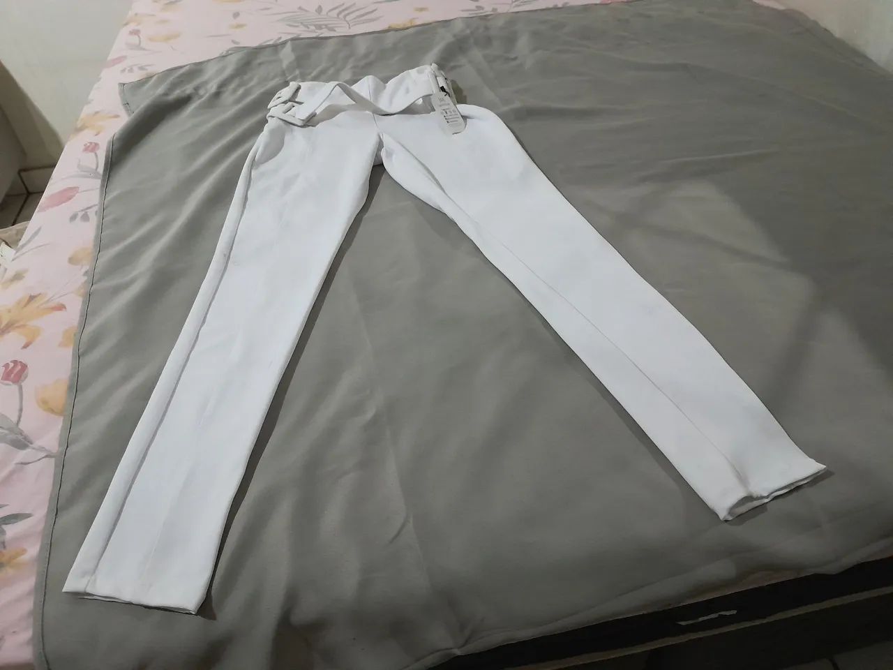 Roupas femininas semi novas  - Foto 3