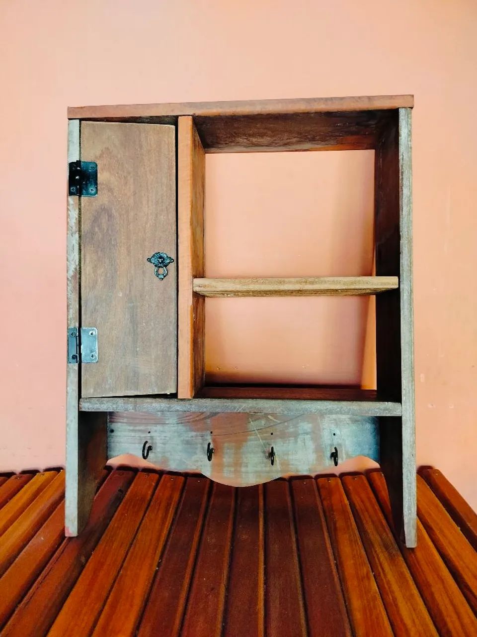 Armário porta xícaras 