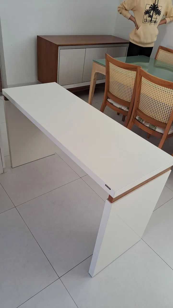 Mesa escritorio / computador em Laca 