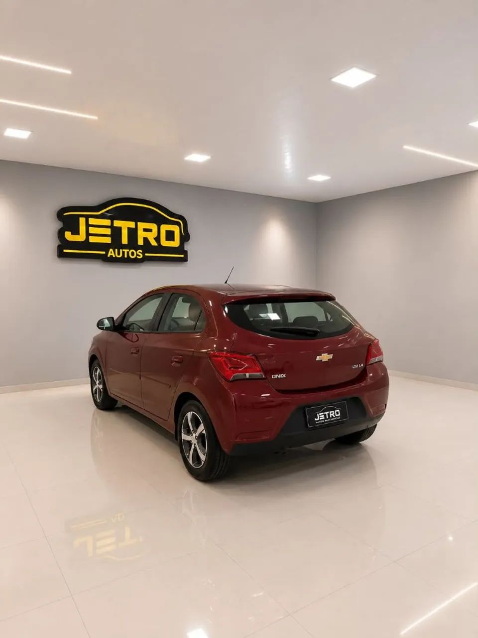 Chevrolet Onix Hatch LTZ 1.4 8V Flex Mec. 4P 2017 - Foto 3