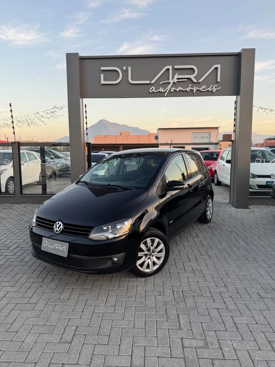 Volkswagen Fox Fox 1.0 Mi Total Flex 8V 3p 2013