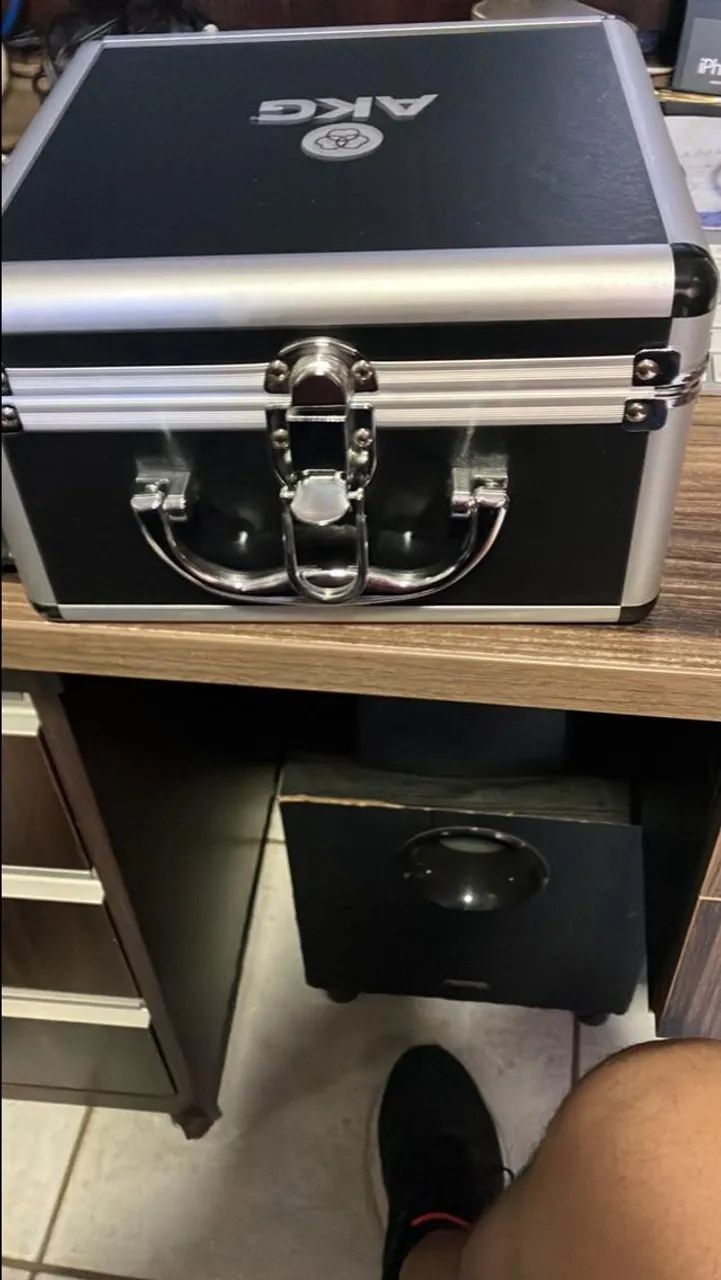 MICROFONE AKG P420 - SEMINOVO COM CASE - Foto 3