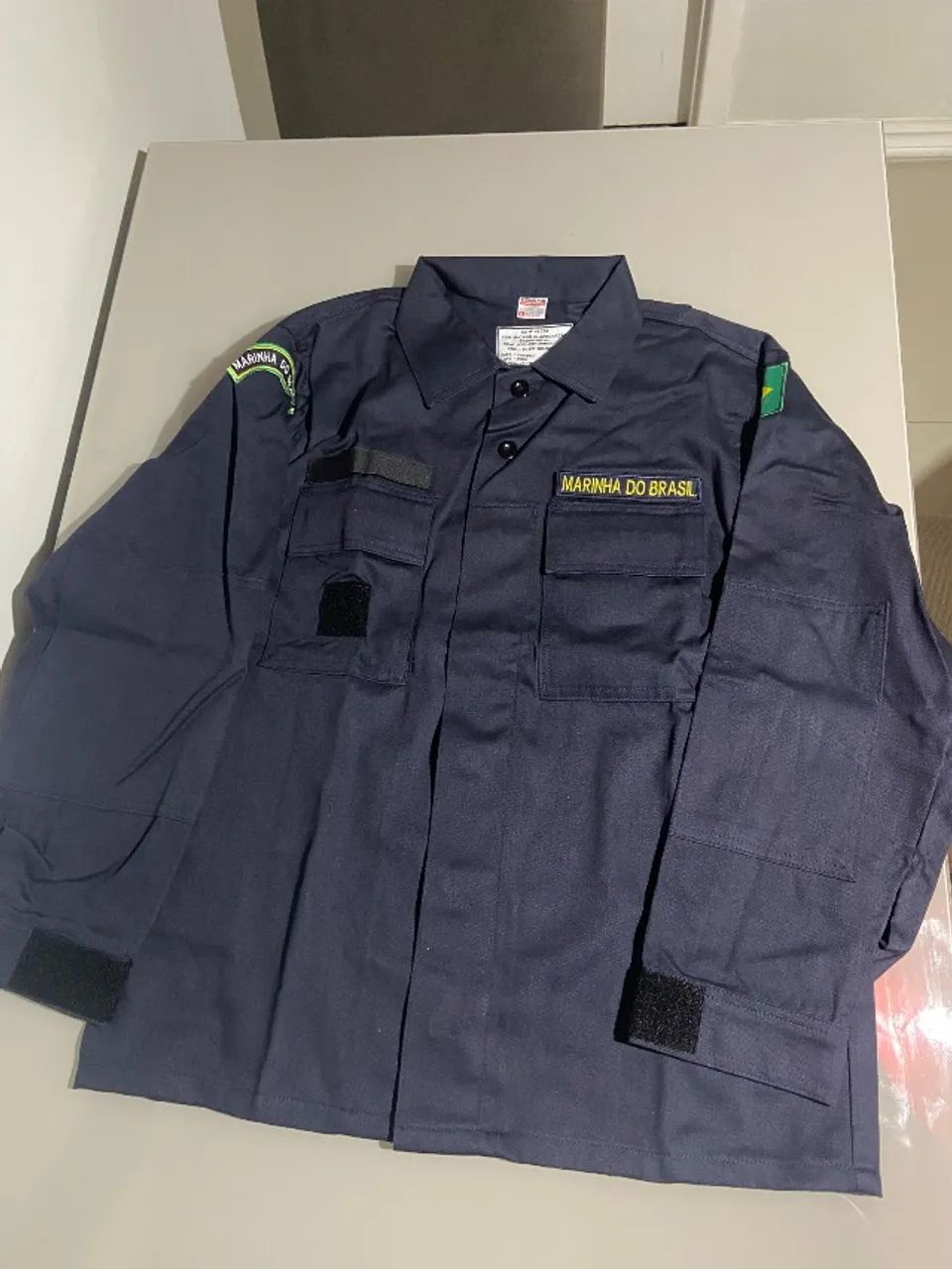 Macacões operativos e uniformes MB