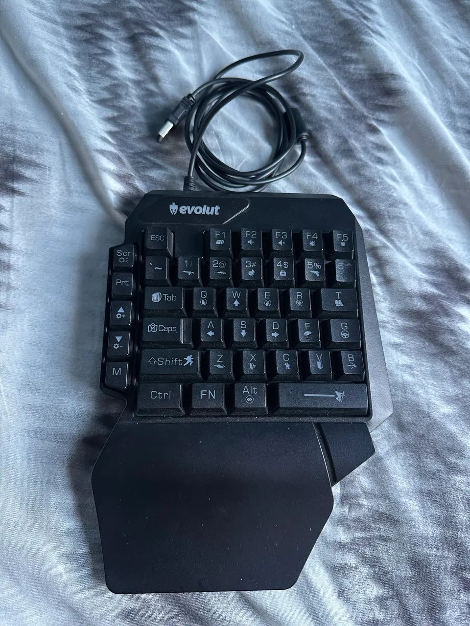 Teclado Gamer Evolut Uma Mão Compacto, Ideal para Jogos!