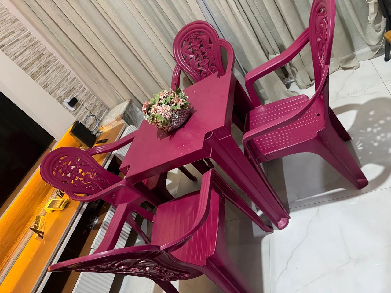 Conjunto de mesa 4 cadeiras