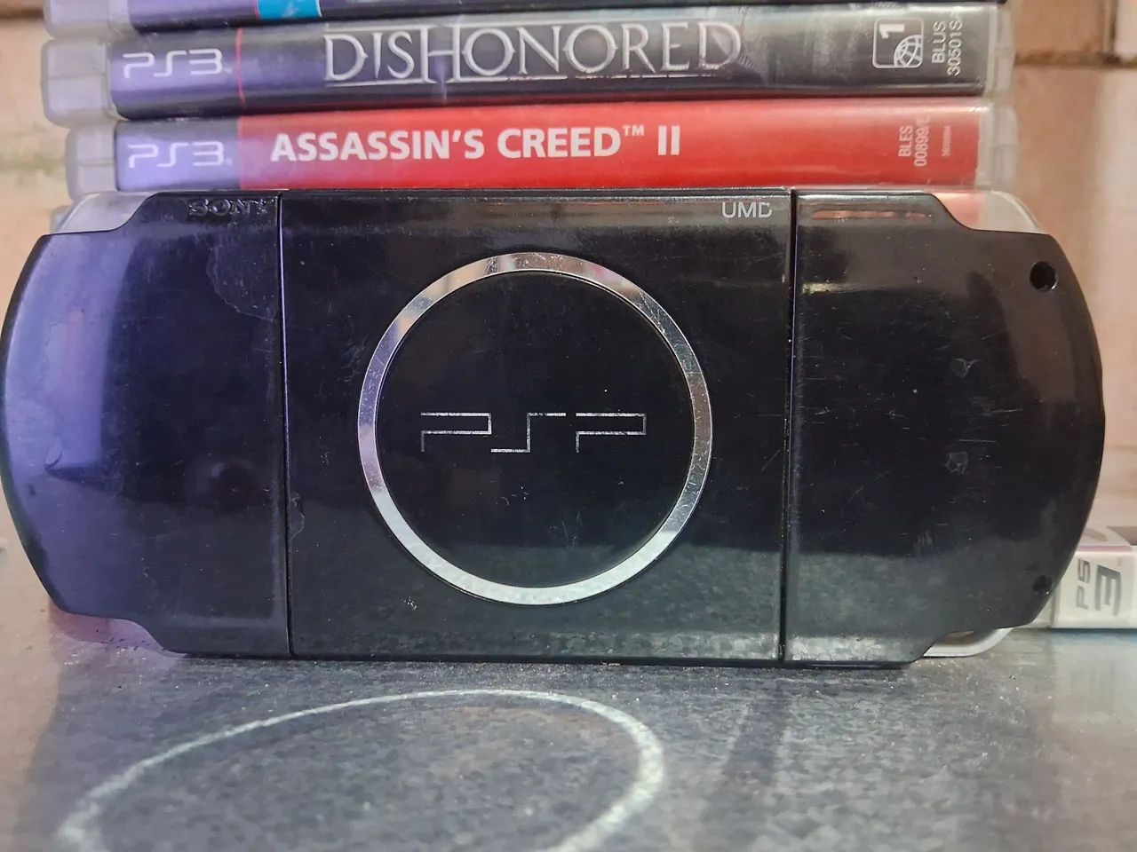 PSP COM DEFEITO COM CARREGADOR  - Foto 2