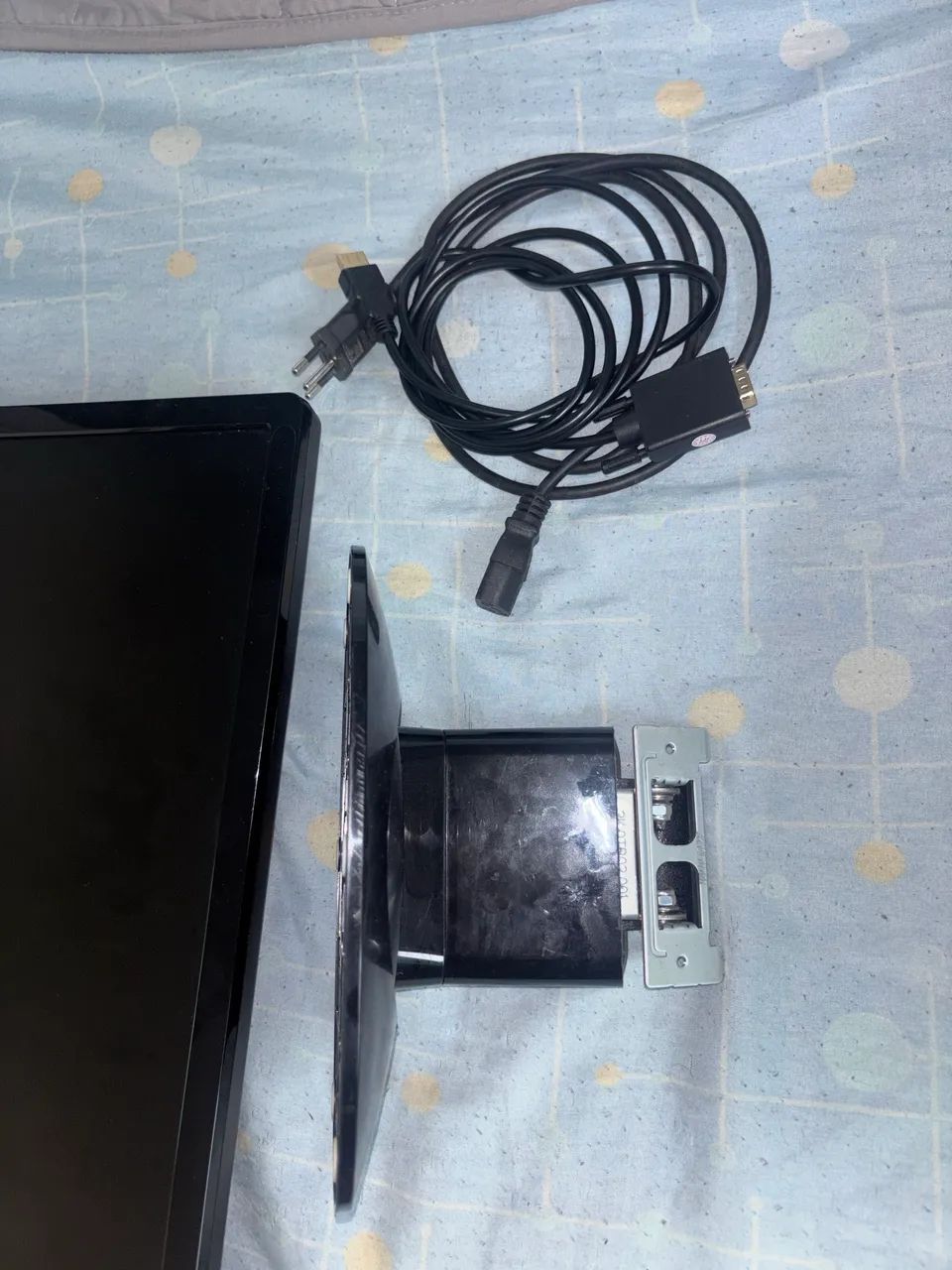 Vendo monitor com cabo e fonte 