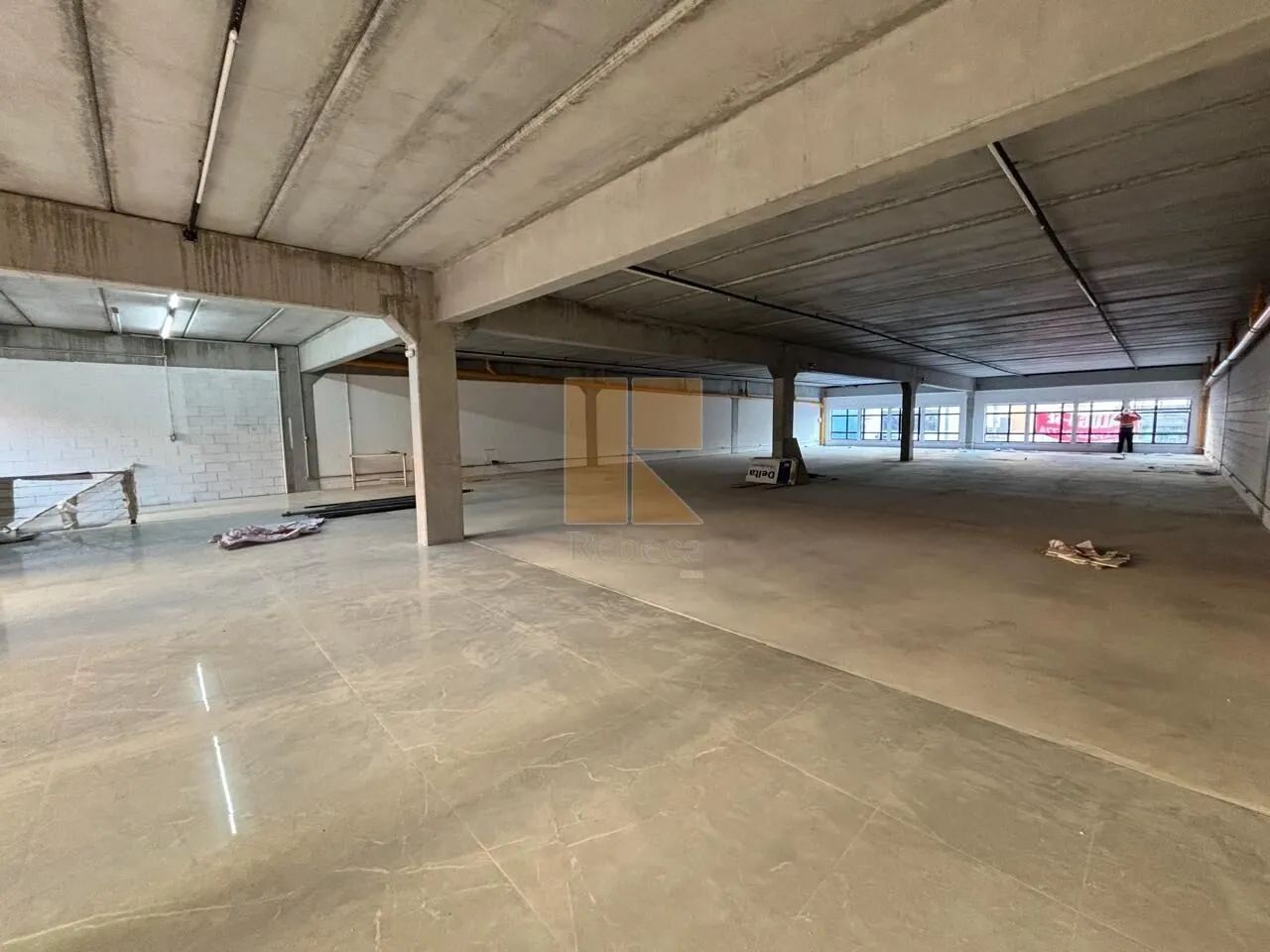 galpão recém construido com infra estrutura completa
