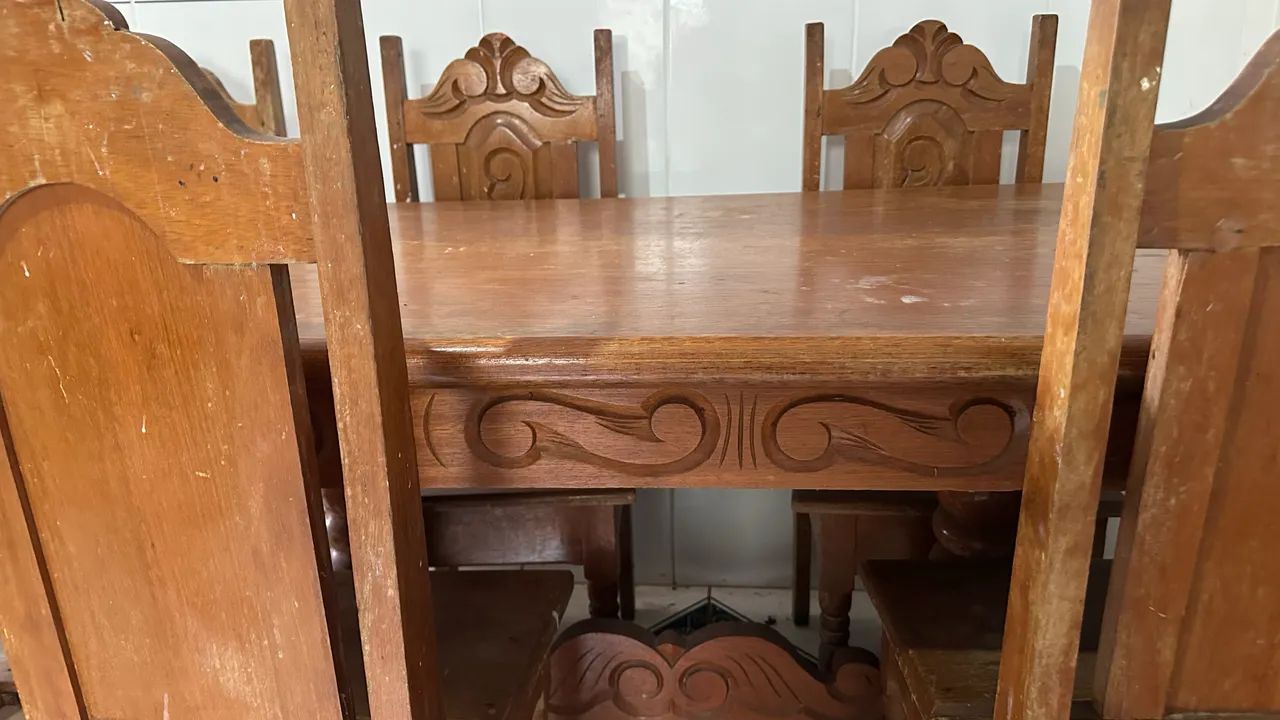 Mesa de Cerejeira Maciça com 6 Cadeiras