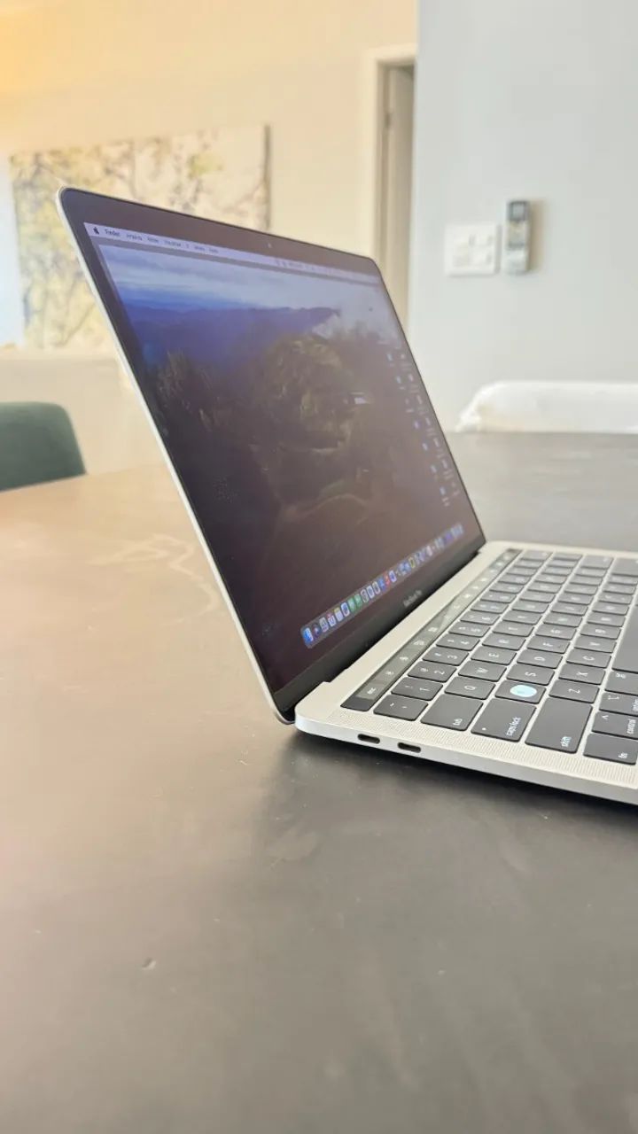 Macbook Pro A1989 2019 Prata 13'' Intel I5 8gb Ram 256g Ssd Prata