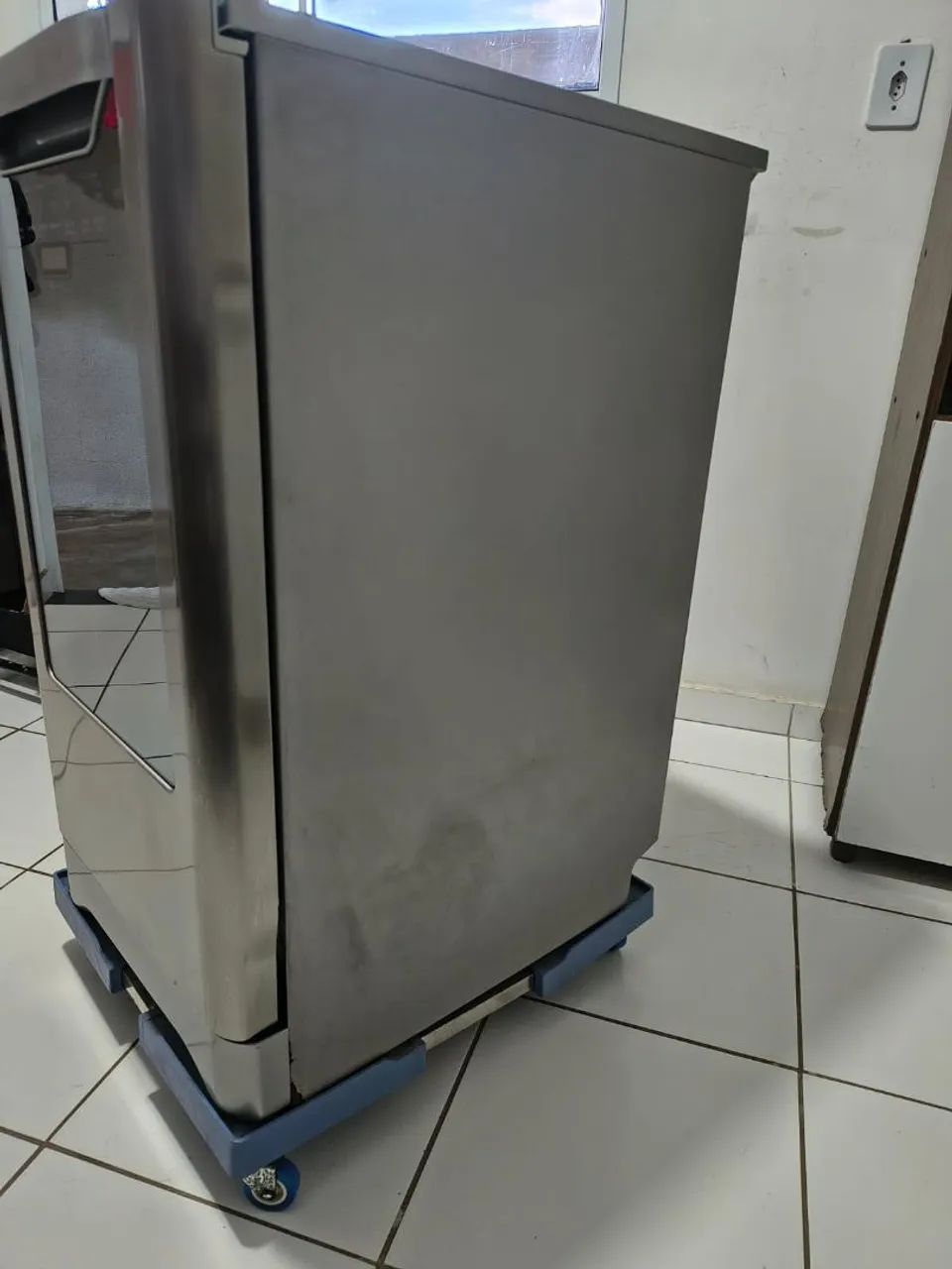 Lava louças Eletrolux 10 serviços - Usada - Foto 2