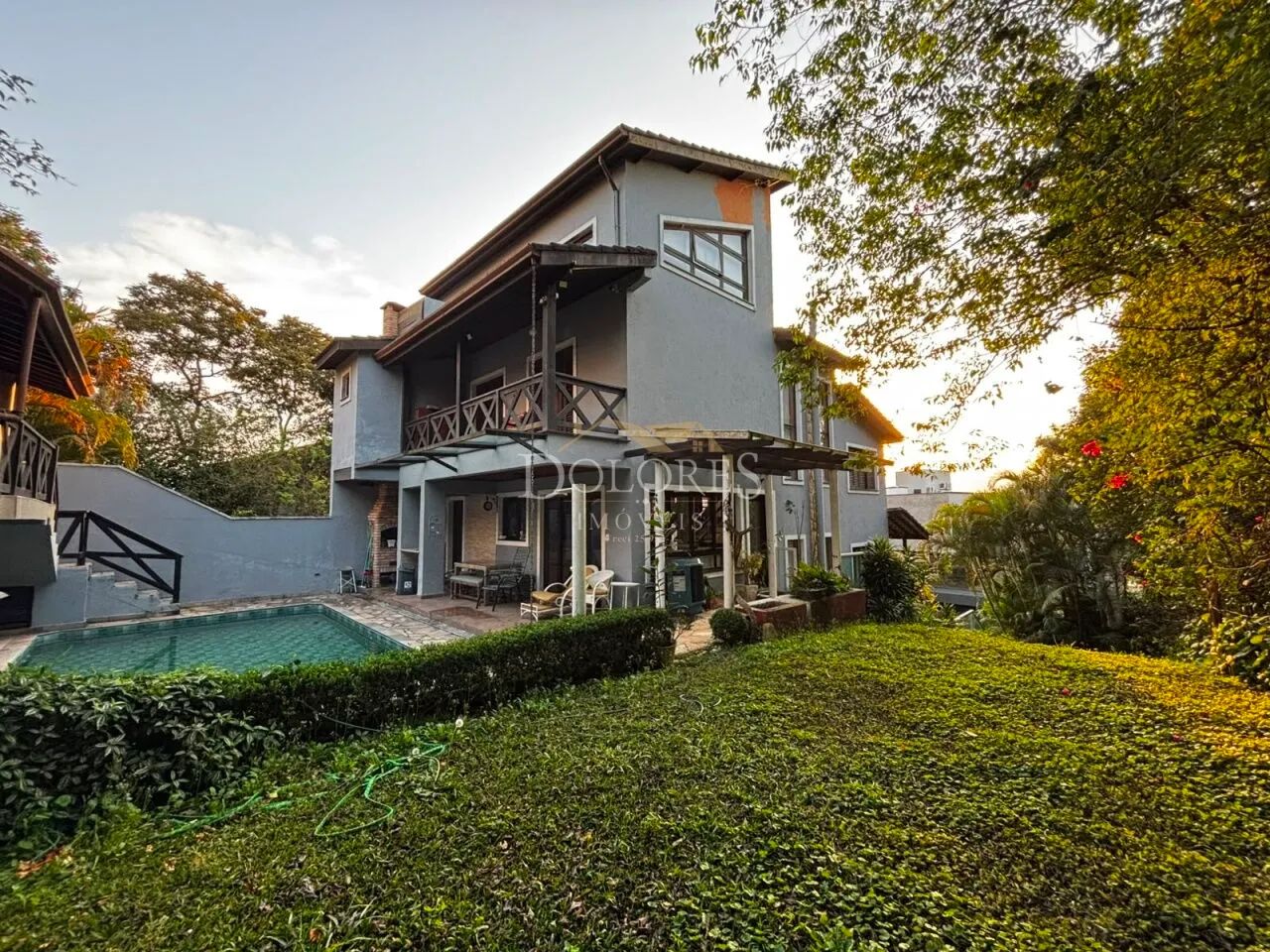 Excelente sobrado com lateral para a reserva - Foto 2