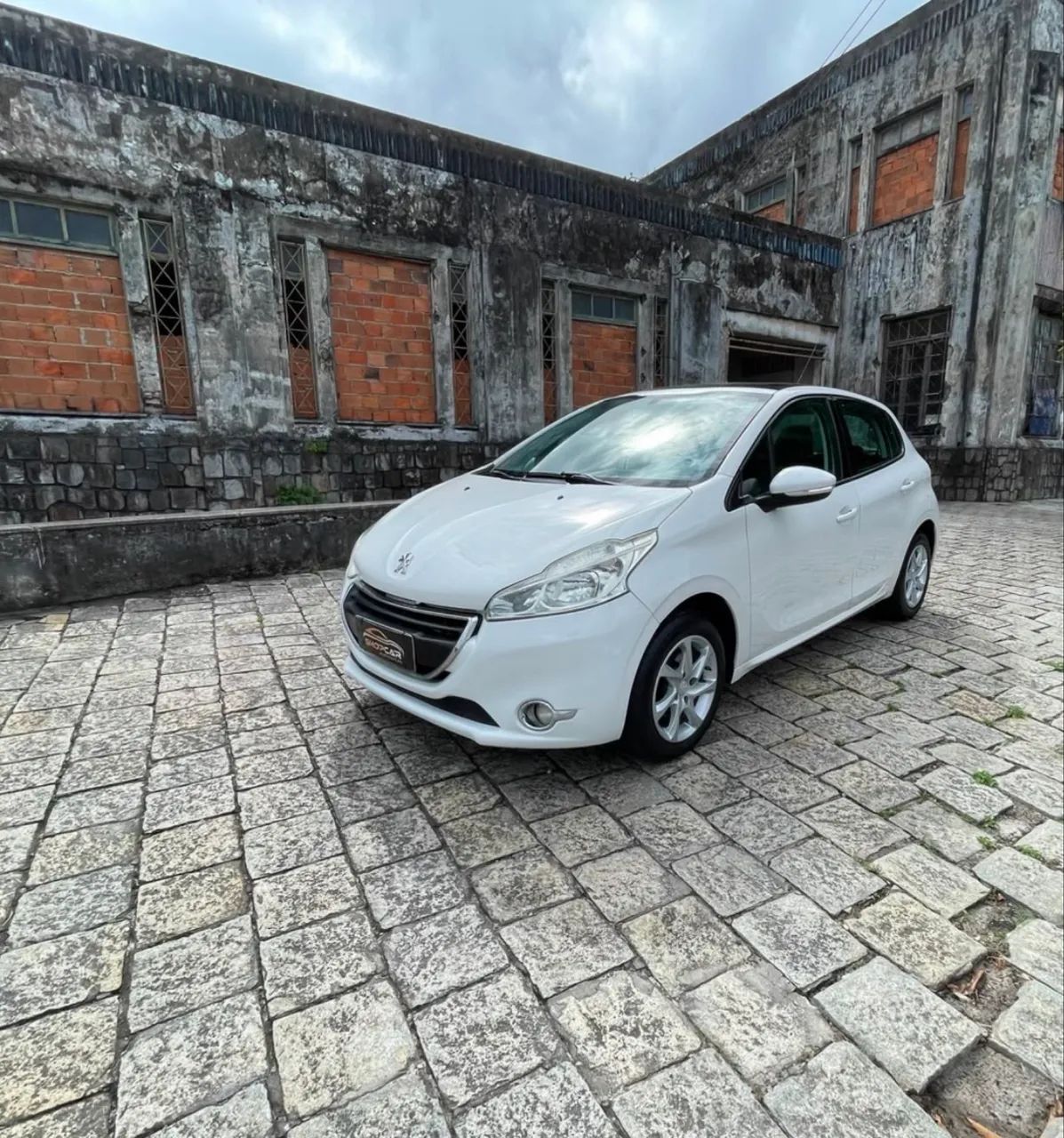 Peugeot 208 208 Allure 1.5 Flex 8V 5p 2016