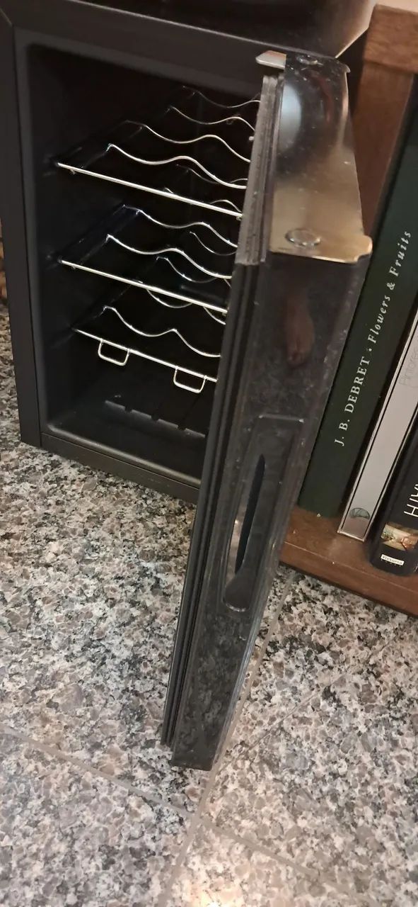 ADEGA CLIMATIZADA ETERNY 8 GARRAFAS SEM FUNCIONAR - Foto 3