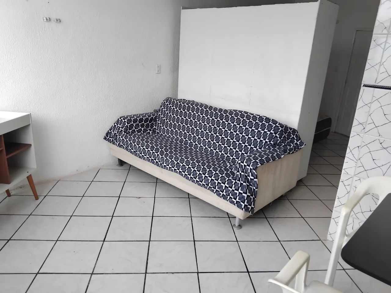 KITNET QUARTO E SALA MOBILIADO NA PITUBA - A 200M DA PRAIA - Foto 5