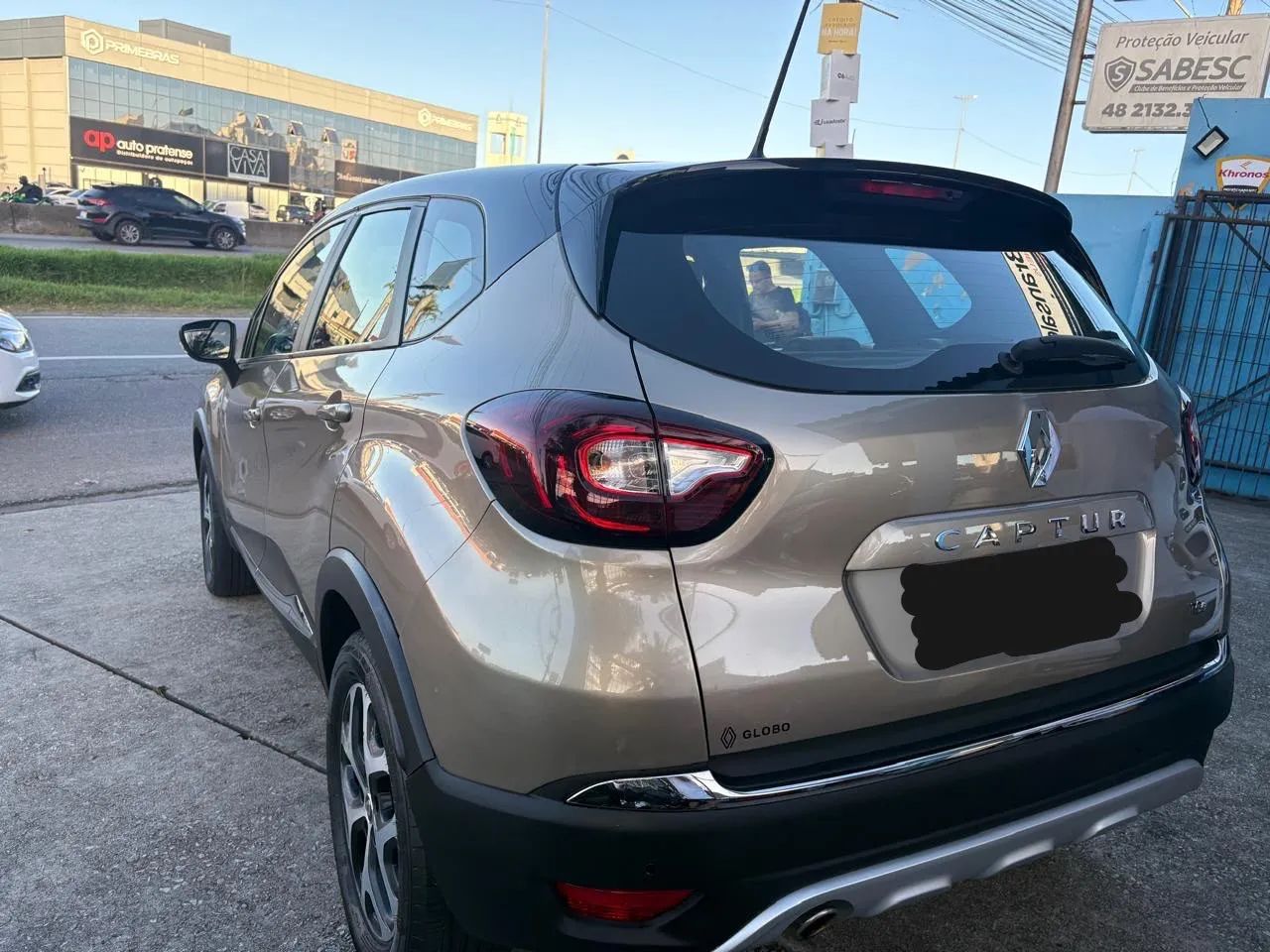 Renault Captur Intense 1.3 TB 16V Flex 5P AUT 2023 - Foto 2