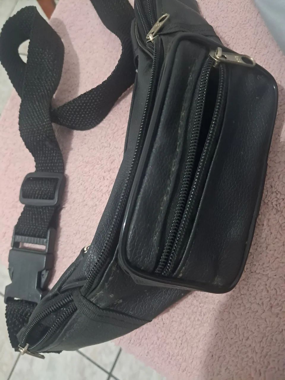 Pochet  nova com 5 bolsos diversos! - Foto 2