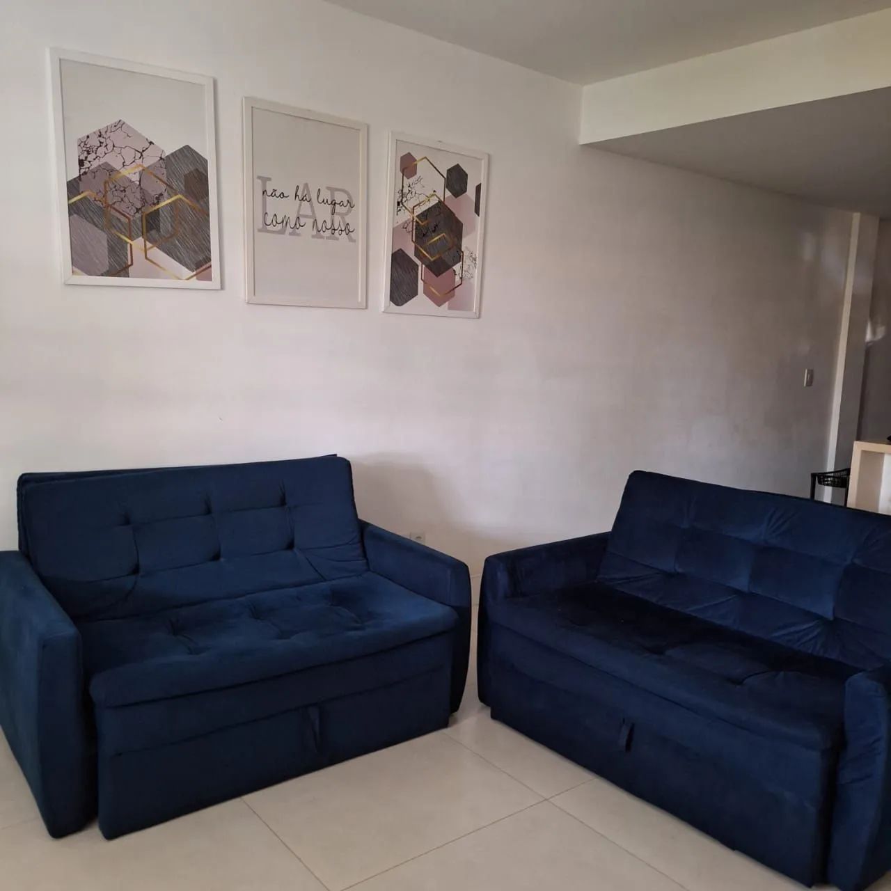 Vende Sofá Cama azul, 2 lugares. R$300, na loja novo custa R$600. 