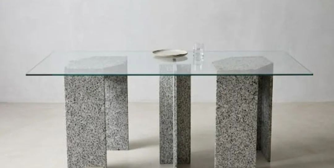 Mesa Sofisticada e Elegante de Reunião ou de Jantar