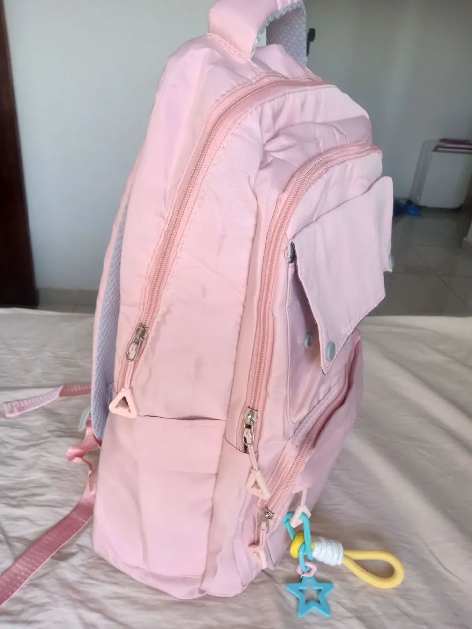 VENDO 2 MOCHILAS NOVAS - Foto 2