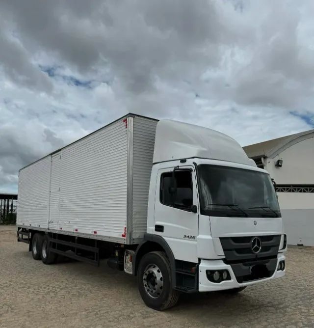 Mb Atego 2426 6x2 - 2019 Baú  - Foto 2
