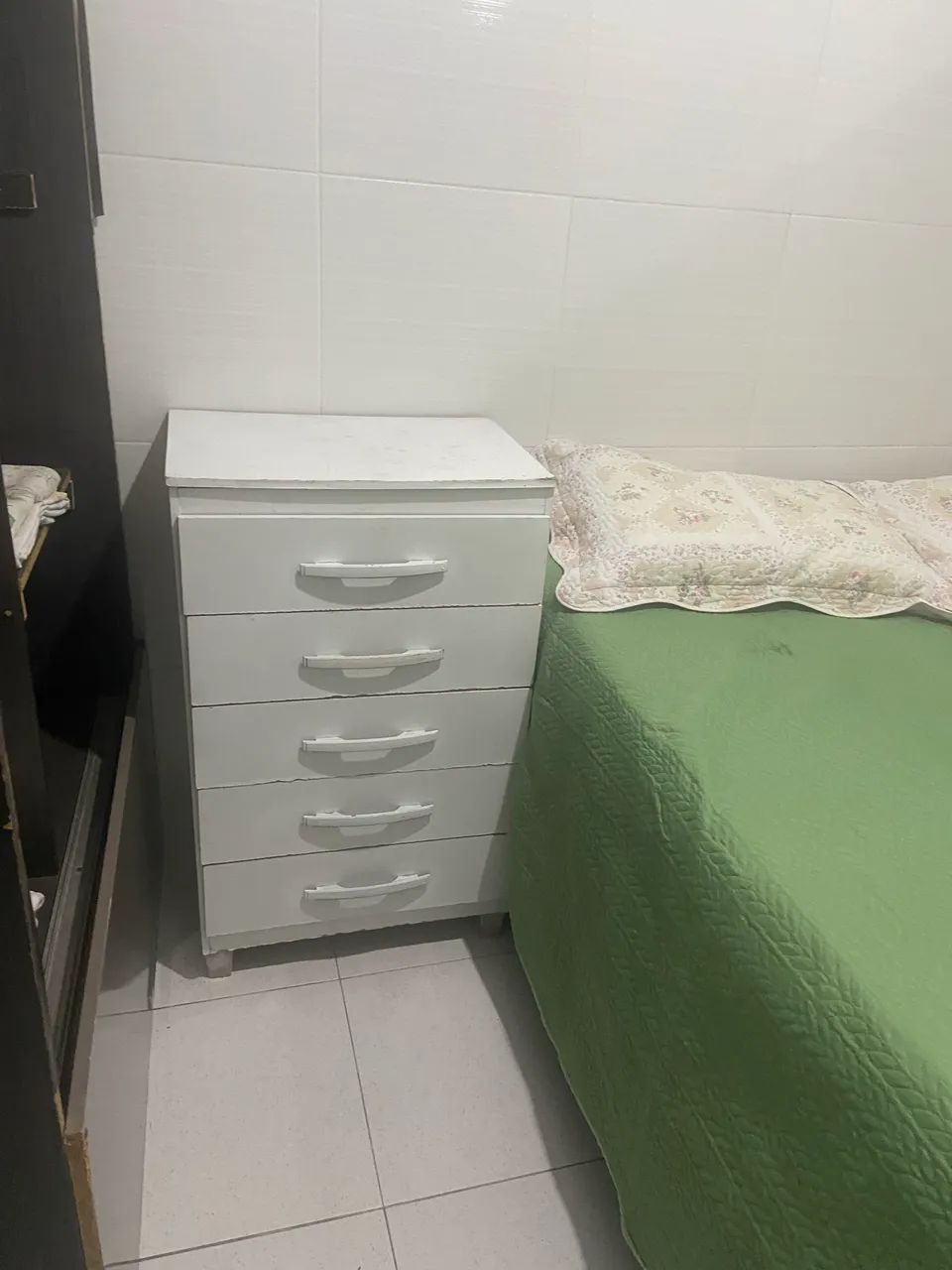 Alugo kitnet 