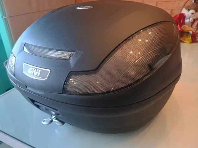 Baú Bauleto para Moto Modelo Givi E470, capacidade de 47 Litros
