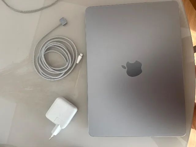 MacBook air  m2 2022