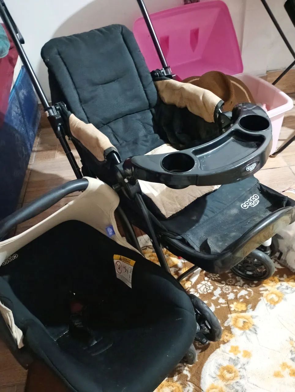 Carrinho de bebê + bebê conforto