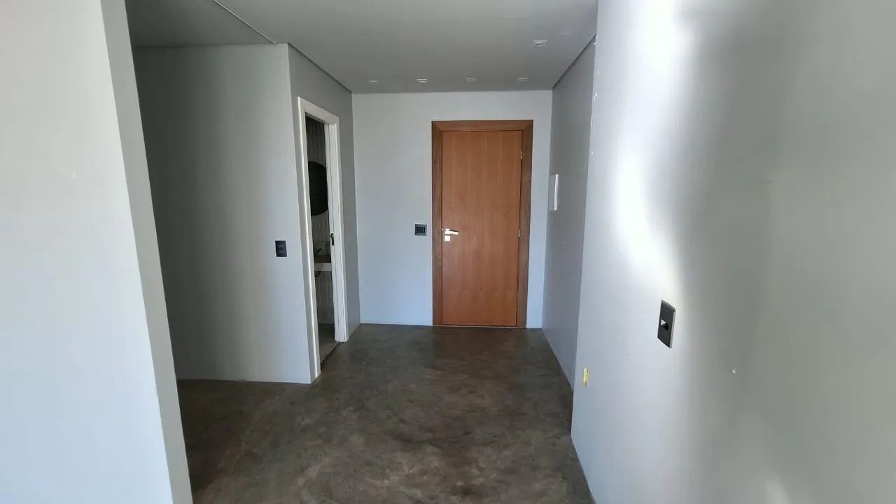 SALA COMERCIAL COMPACTA E FUNCIONAL COM VARANDA PRIVATIVA, AC, BANHEIRO - Foto 4