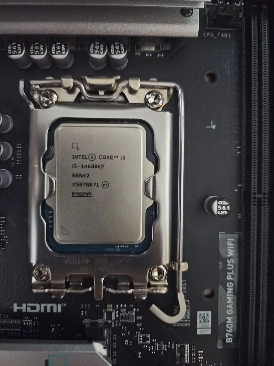 Kit Upgrade CPU Intel Core i5 14600KF e Placa-mãe B760 MSI DDR5